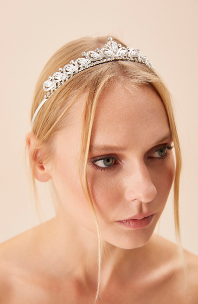 Model wearing a sparkling bridal tiara.