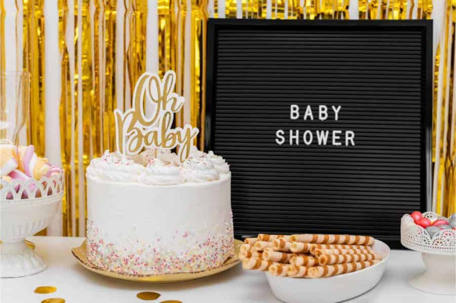 Baby shower cake with letter board decoration